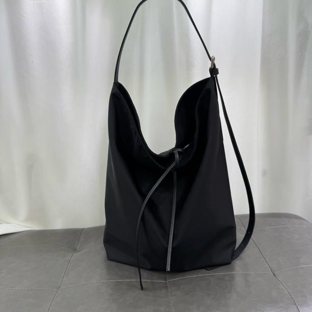 广州包黛高端定制系列原创设计牛津布水桶包