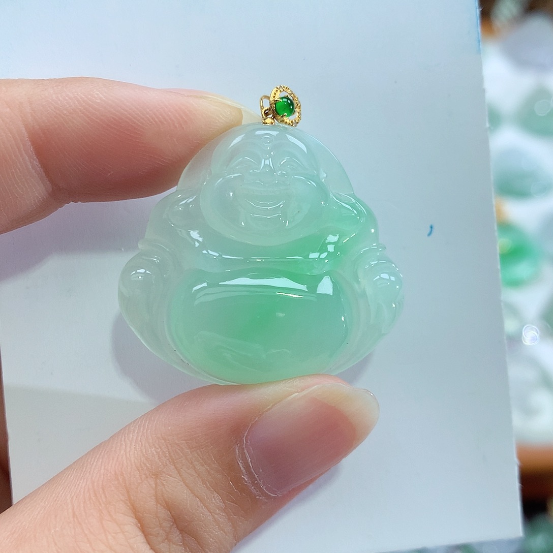 翡翠18K金镶嵌颈饰佛