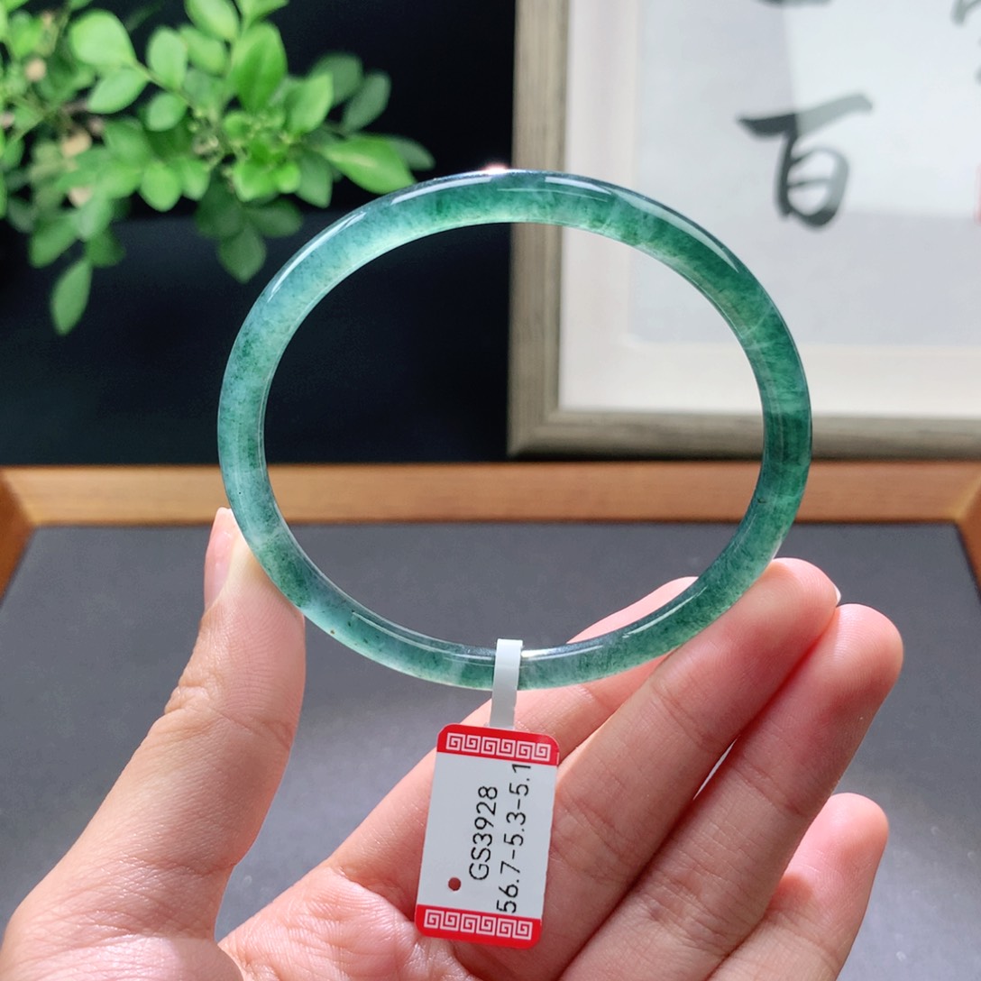 翡翠手镯未镶嵌天然翡翠手镯