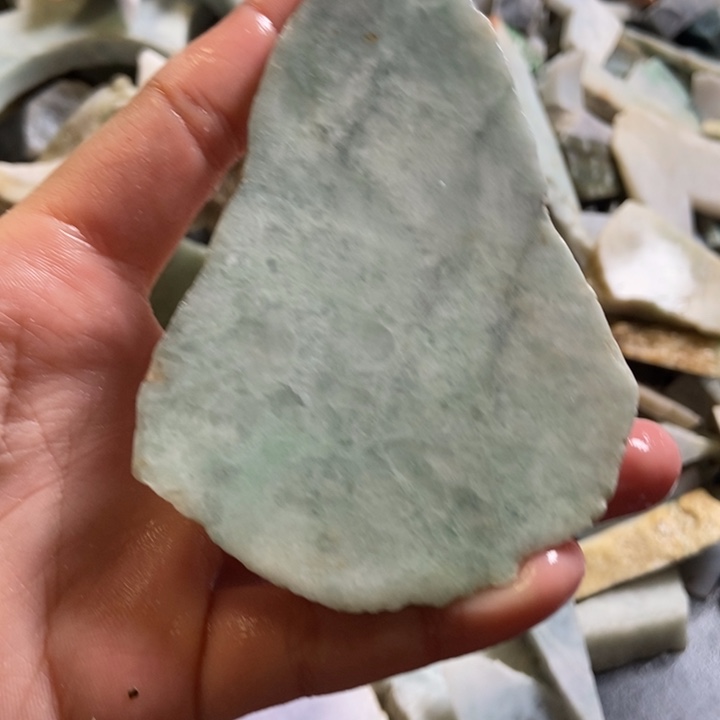 翡翠颈饰未镶嵌天然翡翠