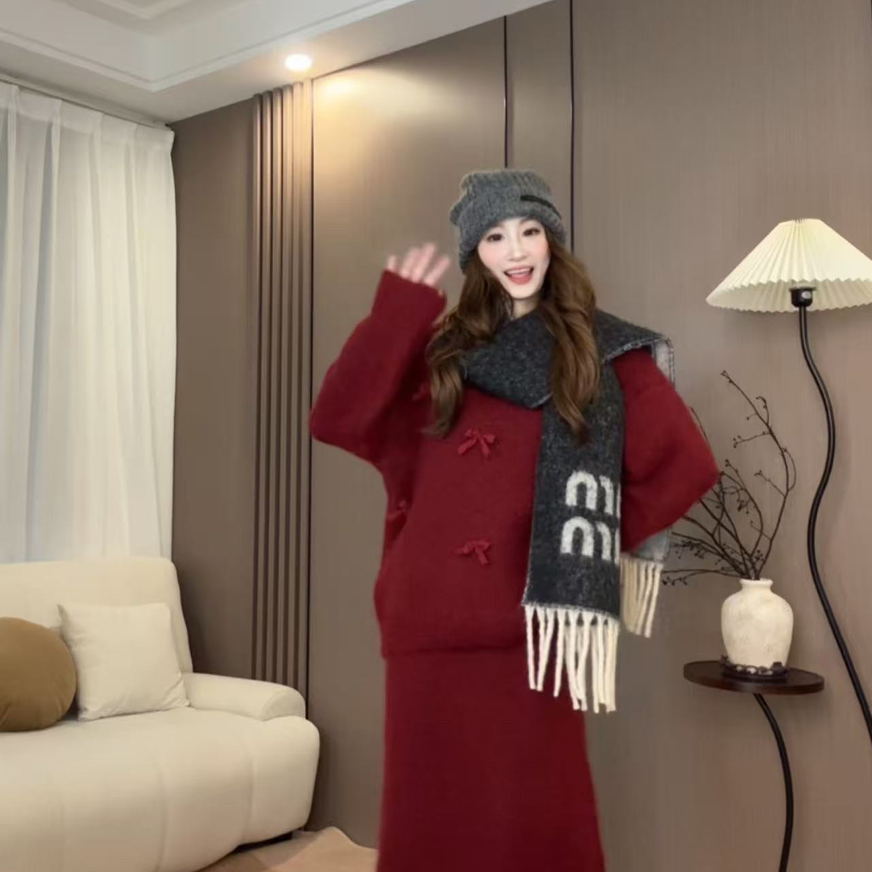 9119 一整套女秋冬高级感蝴蝶结套头+半身裙两件套