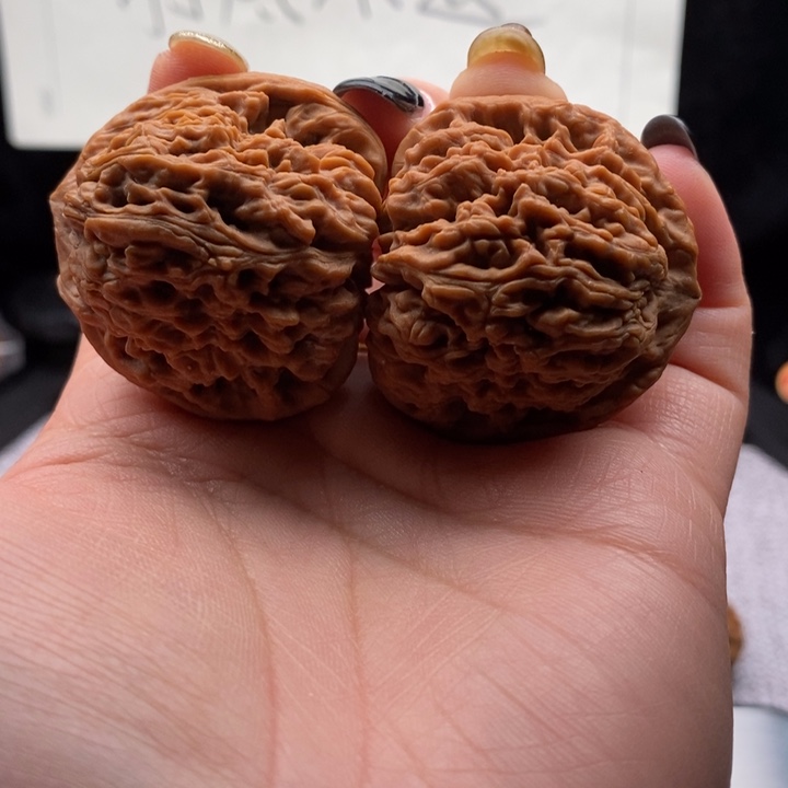 张***忍吊坠文玩核桃南疆石