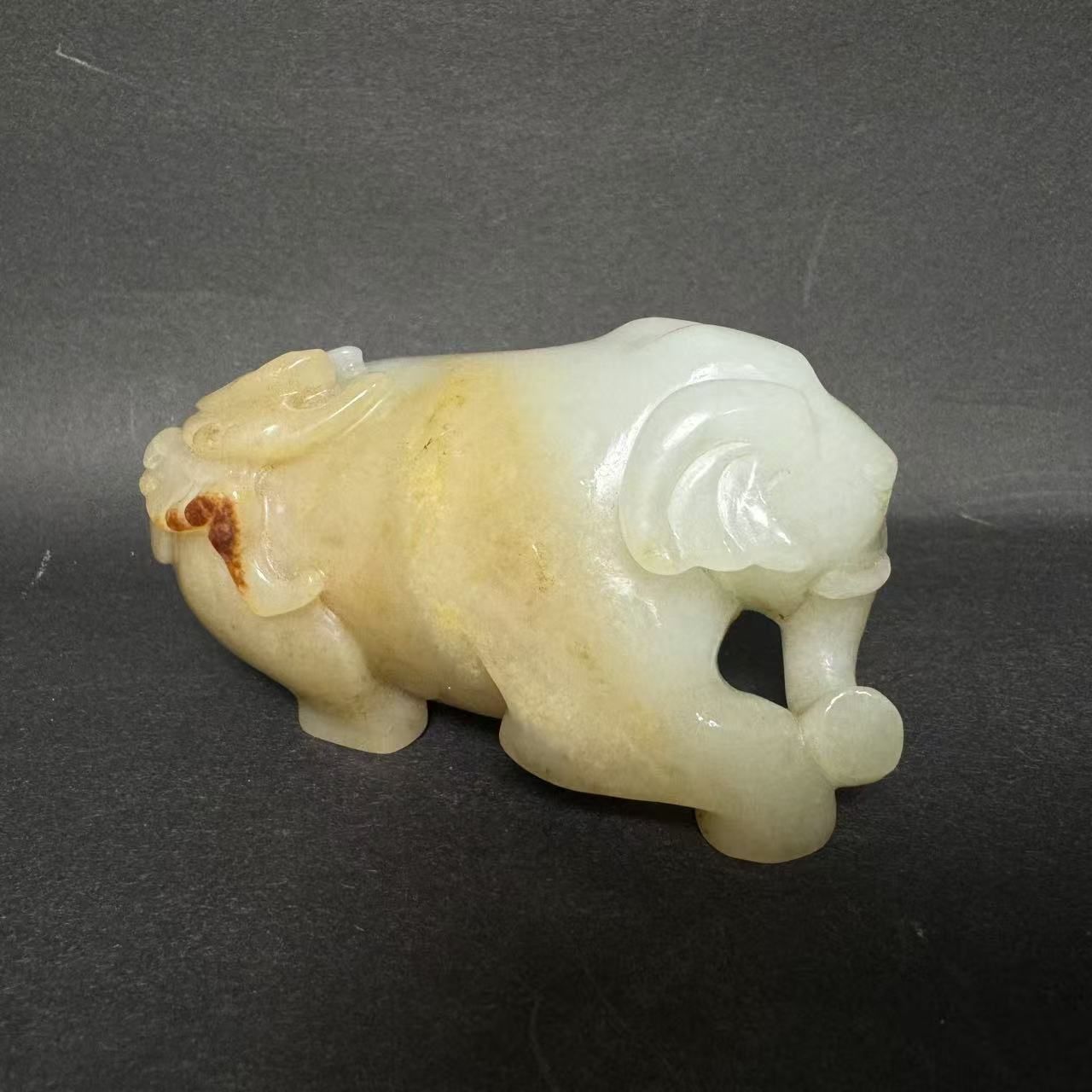 0120晚007和田玉太平有象把件