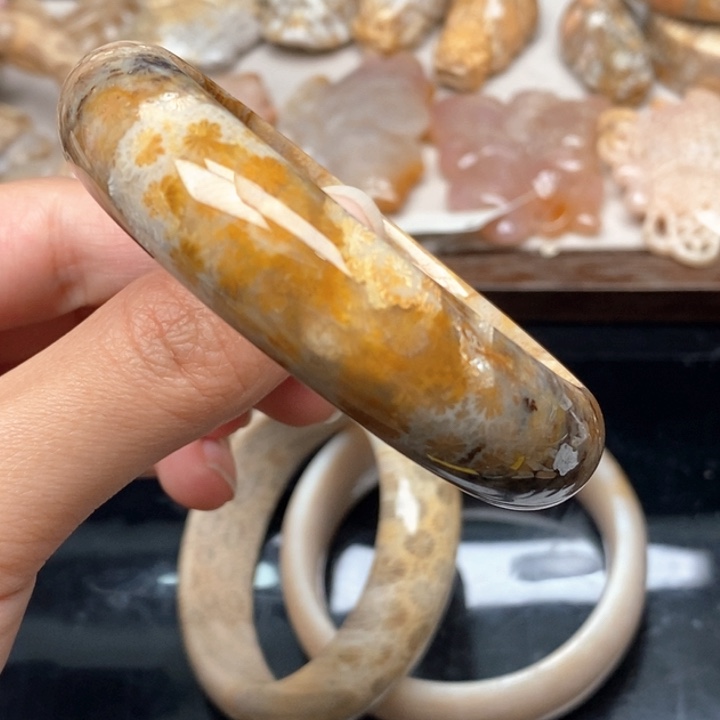 硅化珊瑚（珊瑚玉）手镯未镶嵌55.5