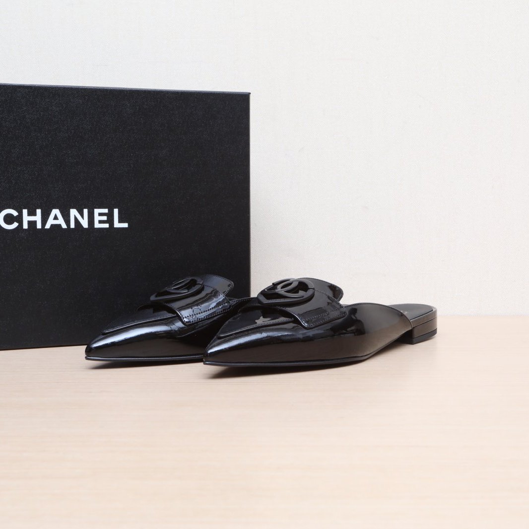 99新 Chanel/香奈儿 小花Jerry活动黑色 漆皮 尖头 双C爱心 凉鞋