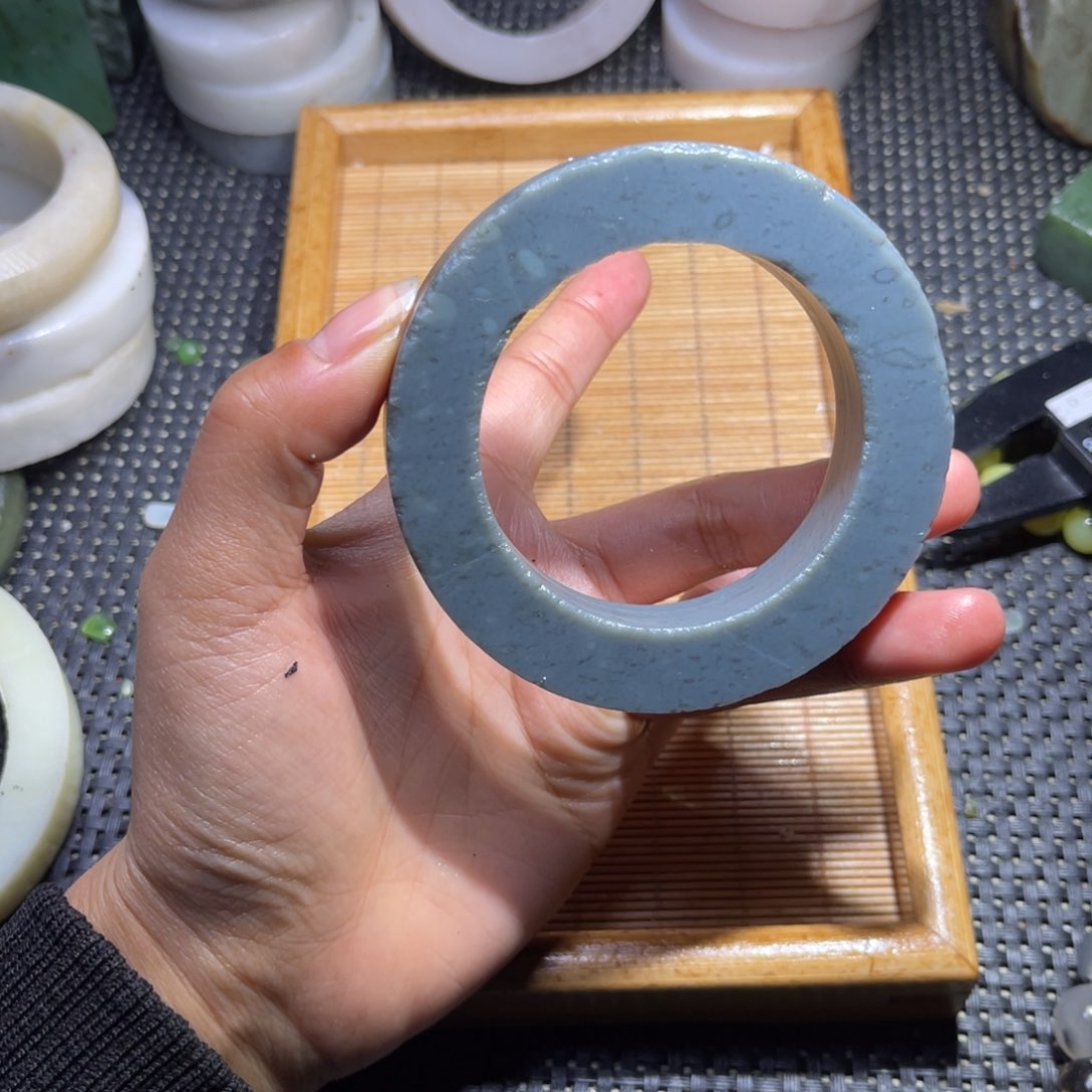 未镶嵌和田玉车挂