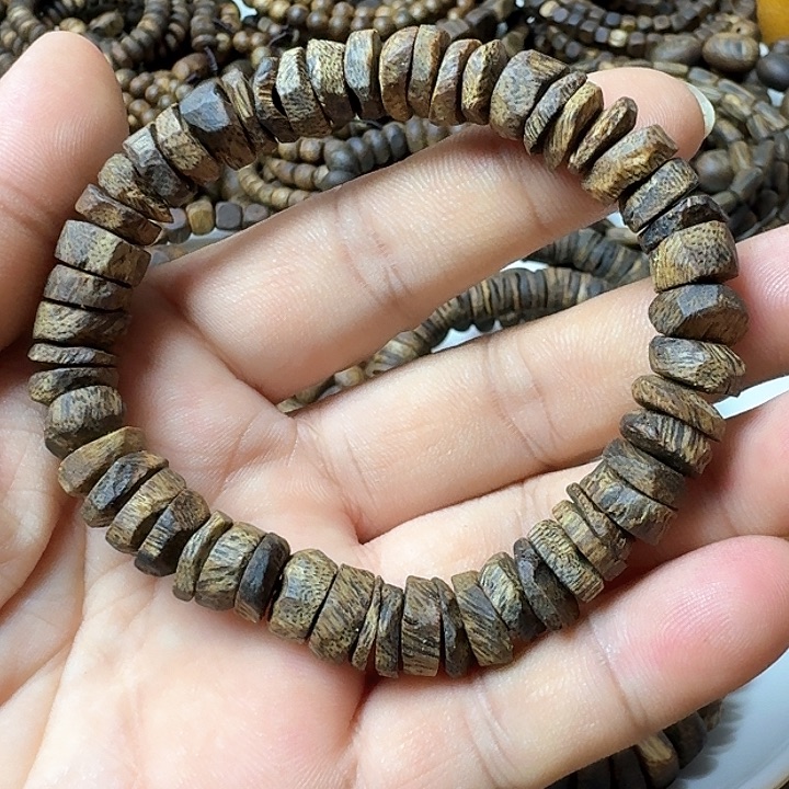 手串沉香乌身手串9克加