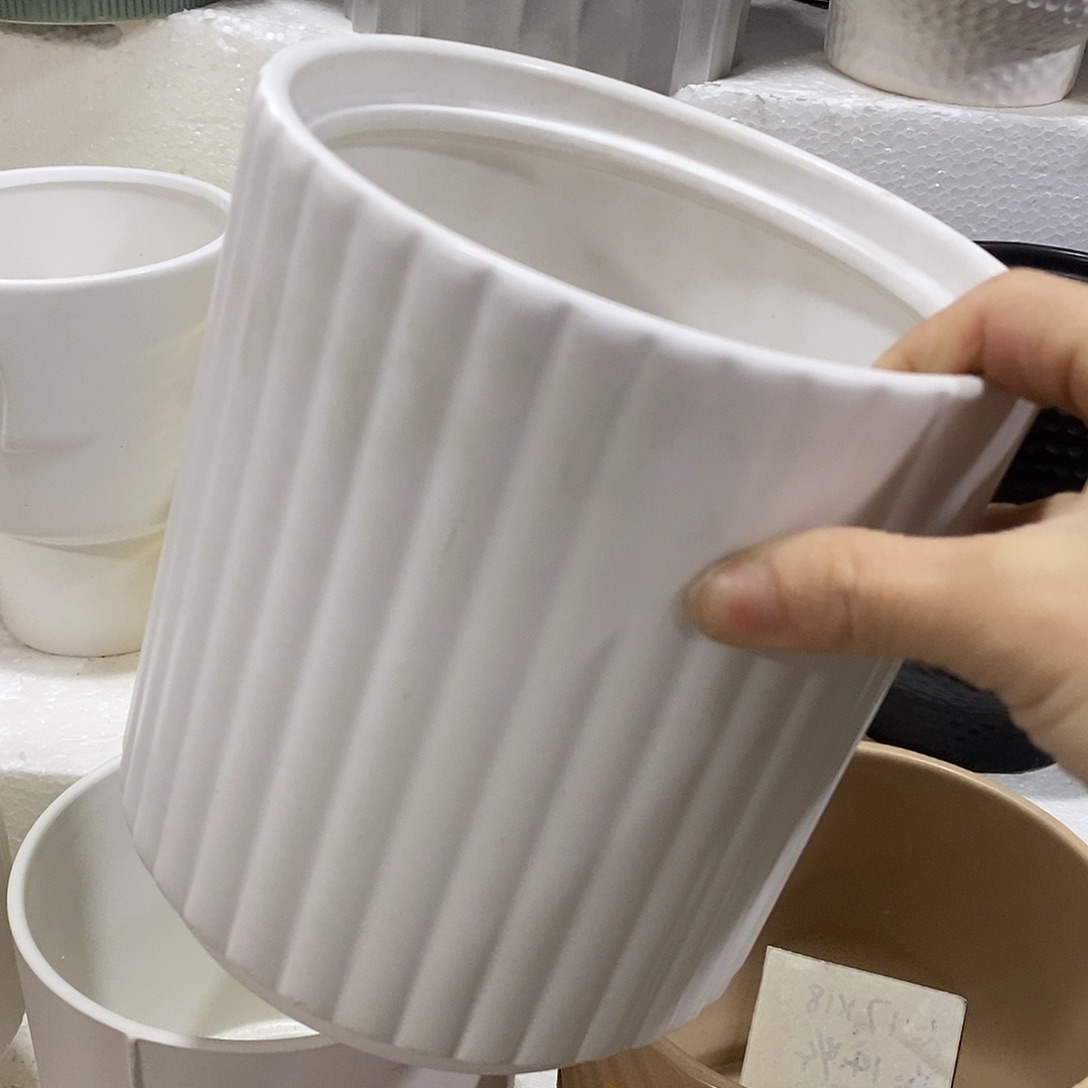 杯子陶盆有孔 瑕疵介意勿拍