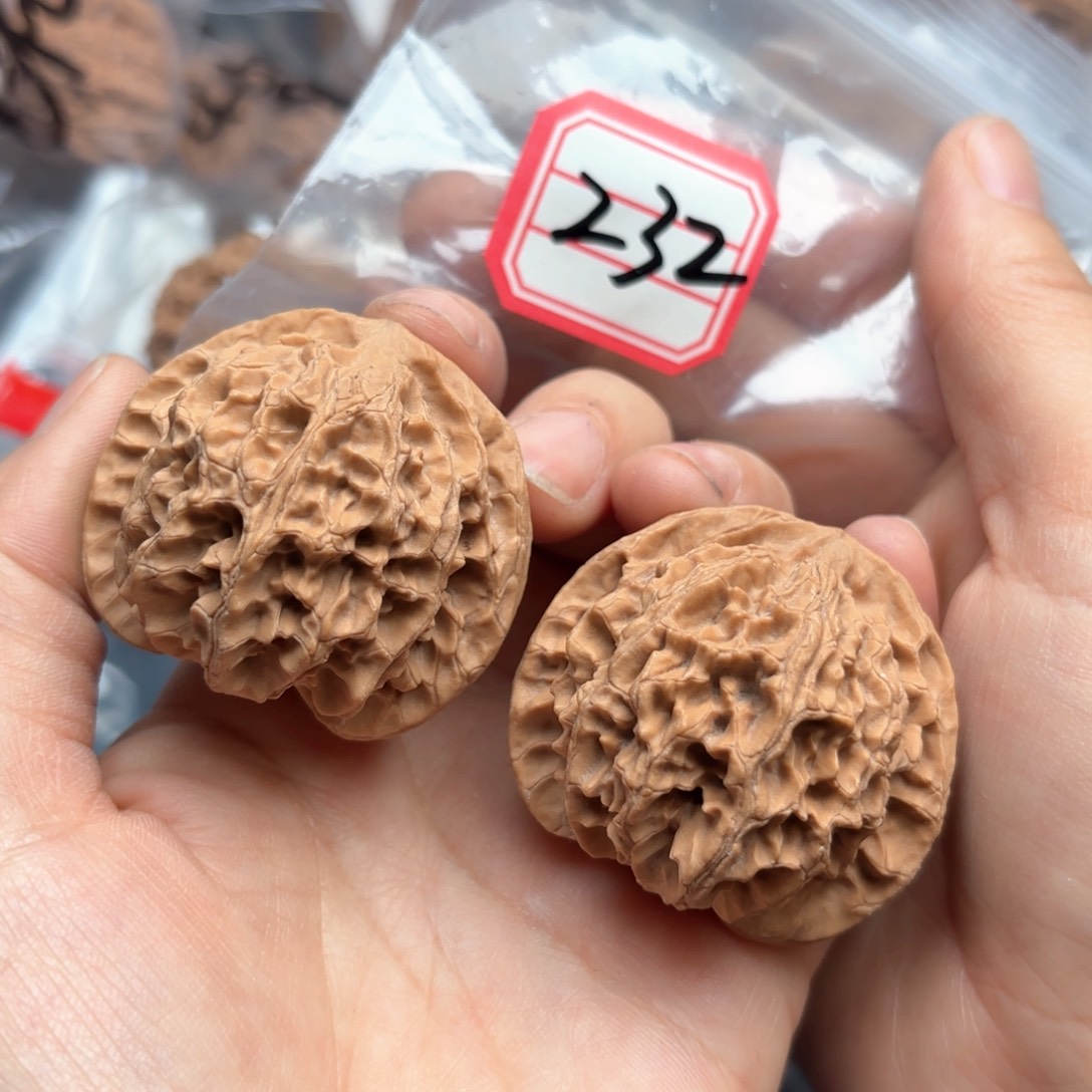 文玩核桃吊坠苹果