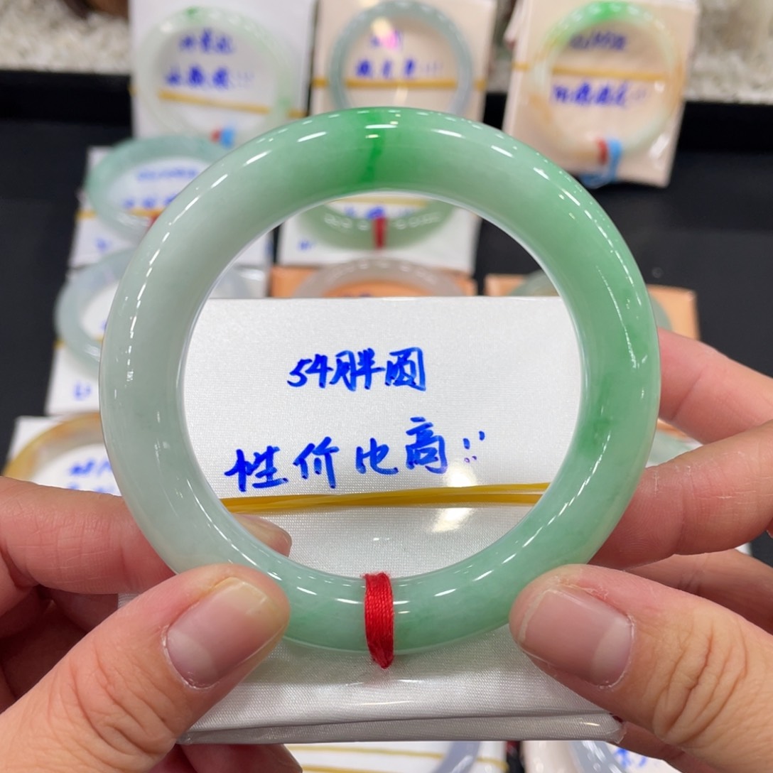 翡翠手镯未镶嵌缅甸翡翠天然翡翠