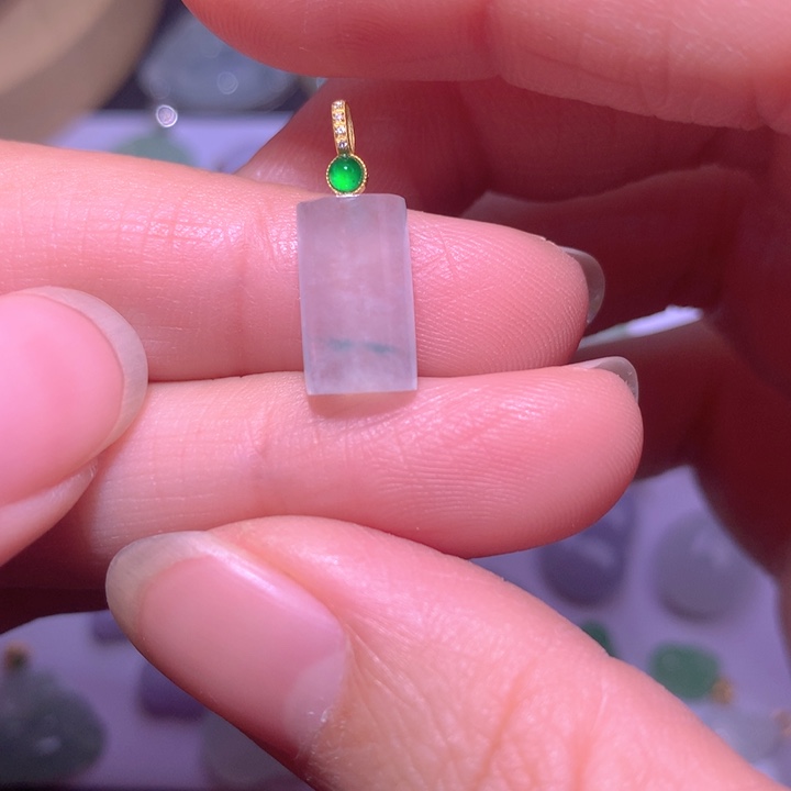 颈饰18K金镶嵌翡翠翡翠