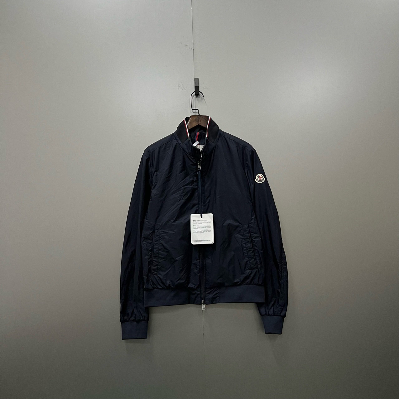 95新 MONCLER （ll）藏青色徽标外套 1码/全新007779