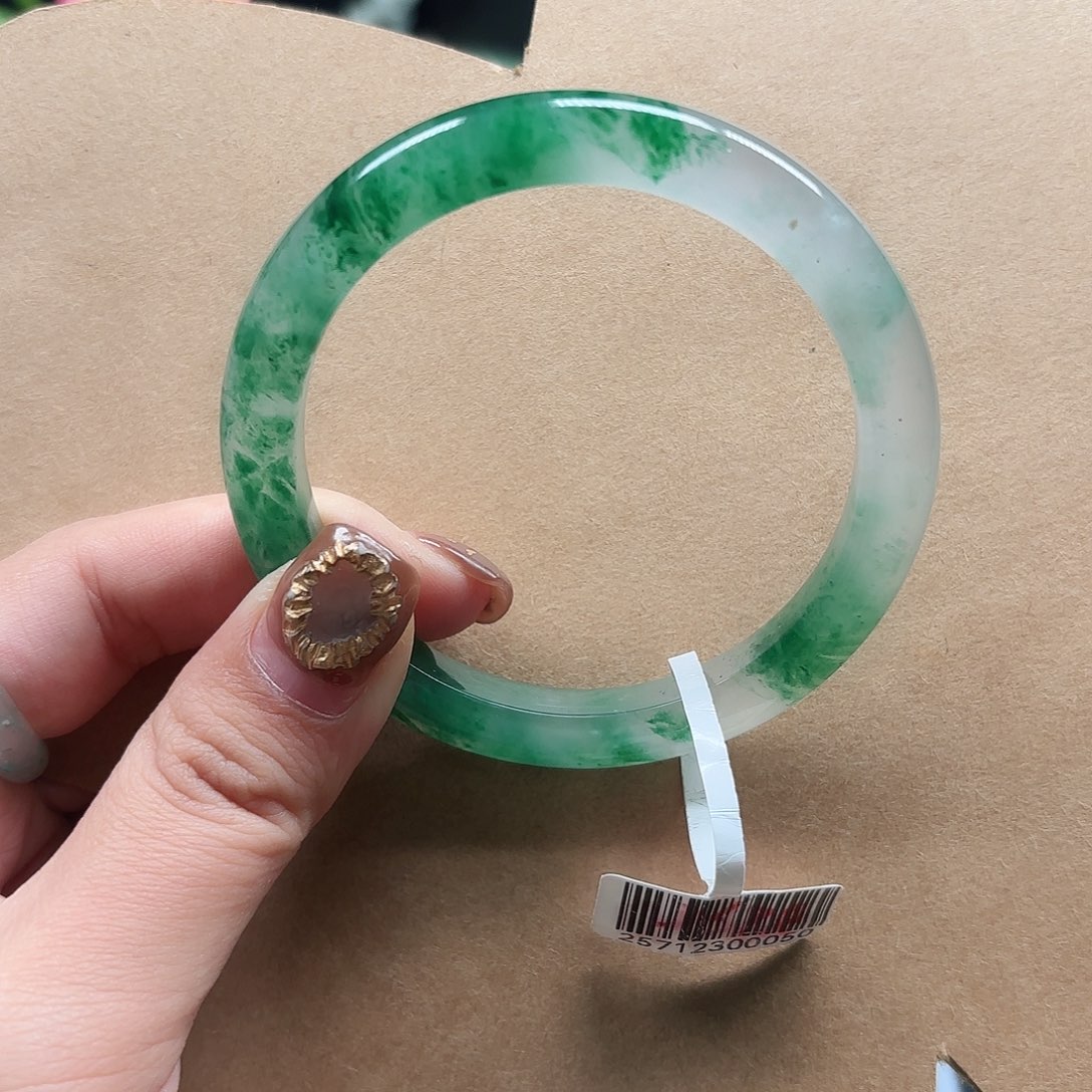 石英质玉（非洲翠）未镶嵌手镯