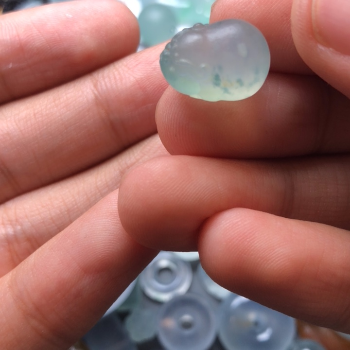 定制翡翠未镶嵌挂件