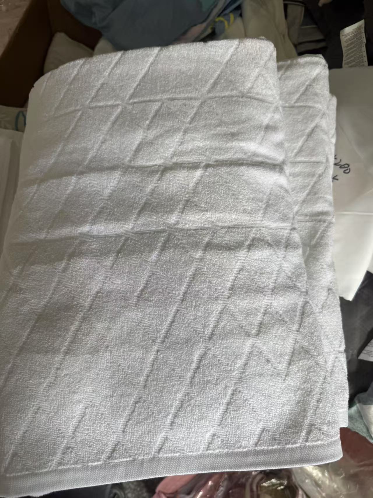 《兵哥外贸》三楼 180*90超大全棉白色加厚浴巾 发一条微瑕疵