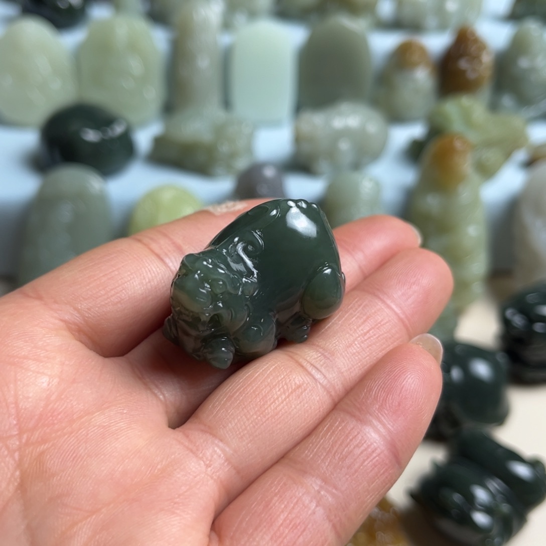 清***露和田玉未镶嵌挂件