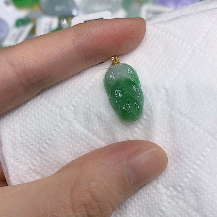 颈饰18K金镶嵌翡翠1345678899