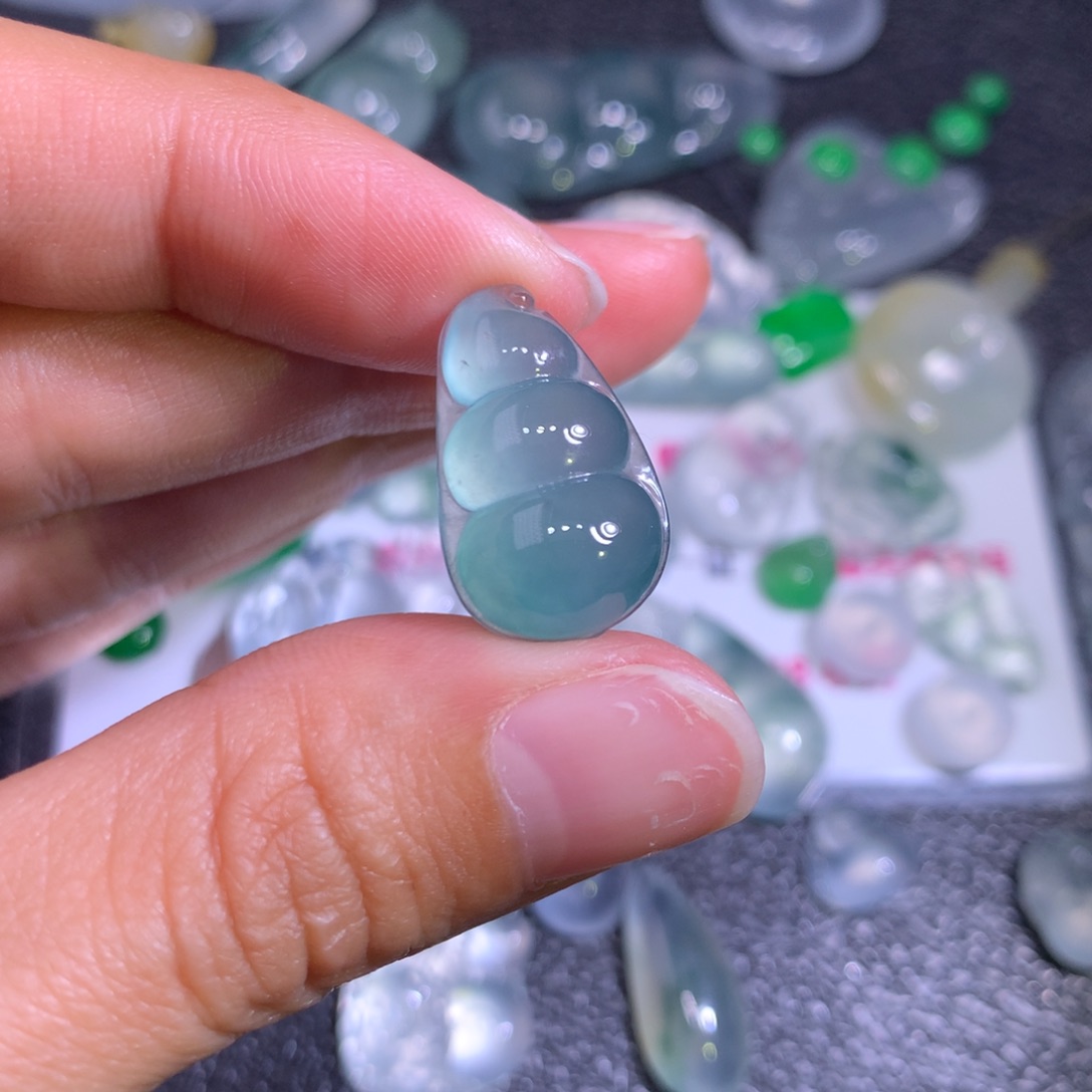 翡翠颈饰未镶嵌翡翠