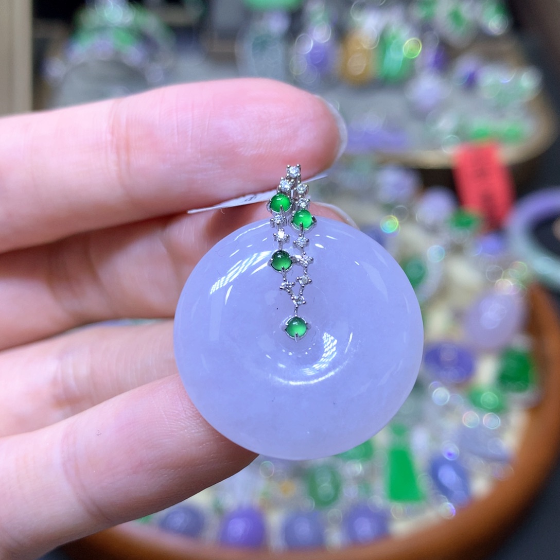 【闪购商品】翡翠颈饰18K金镶嵌翡翠吊坠项链