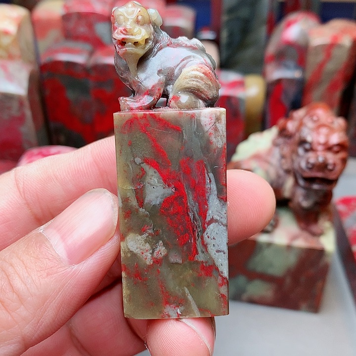 昌化石昌化鸡血石