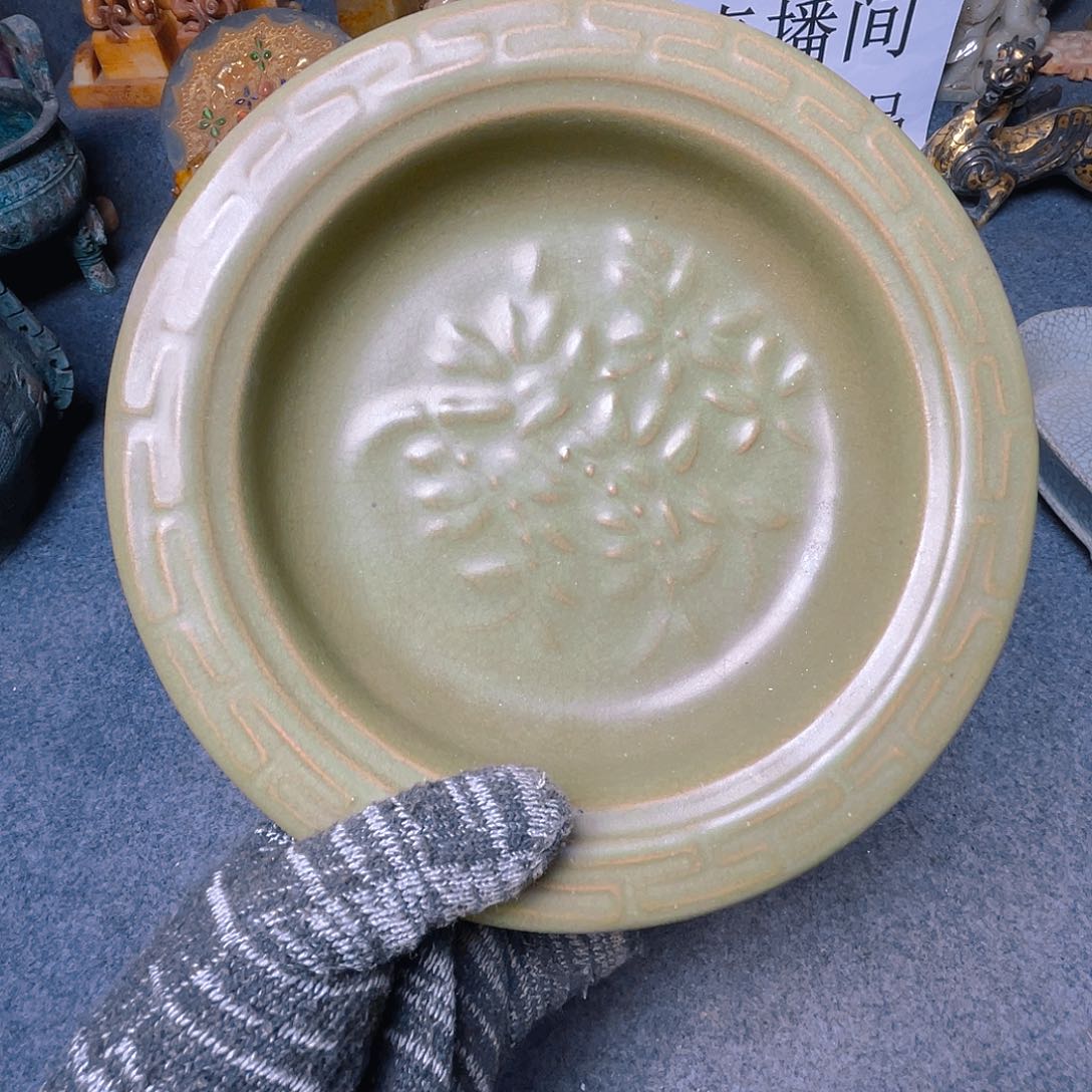 摆件坎坎坷坷地过完一生吧