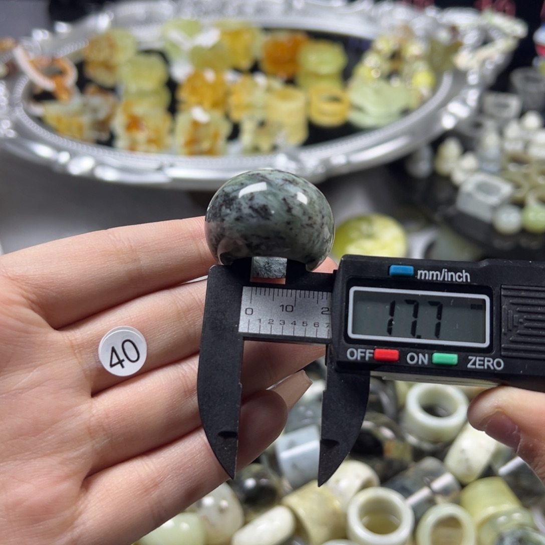 蛇纹石玉未镶嵌戒指