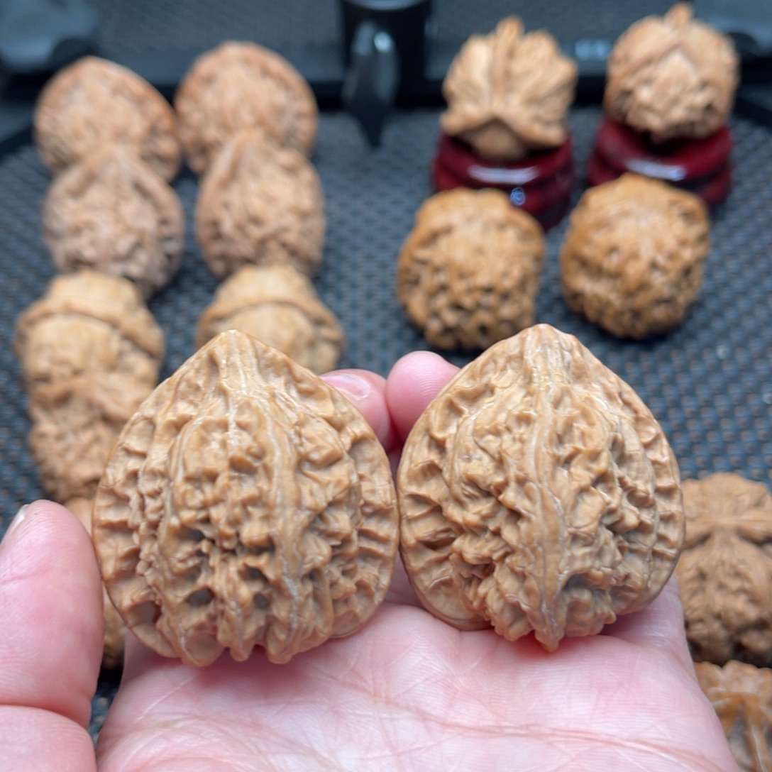 酒***蝶吊坠文玩核桃火焰马蹄