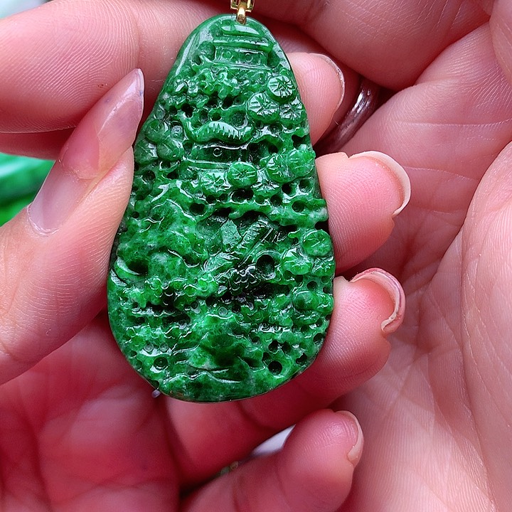 翡翠颈饰18K金镶嵌翡翠