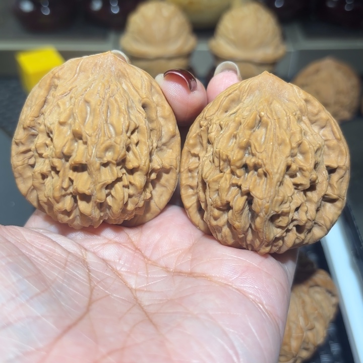 文玩核桃把件43麦穗虎头