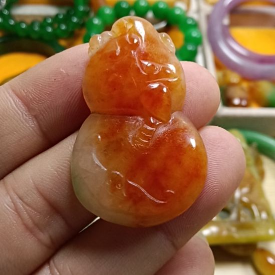 翡翠颈饰未镶嵌翡翠