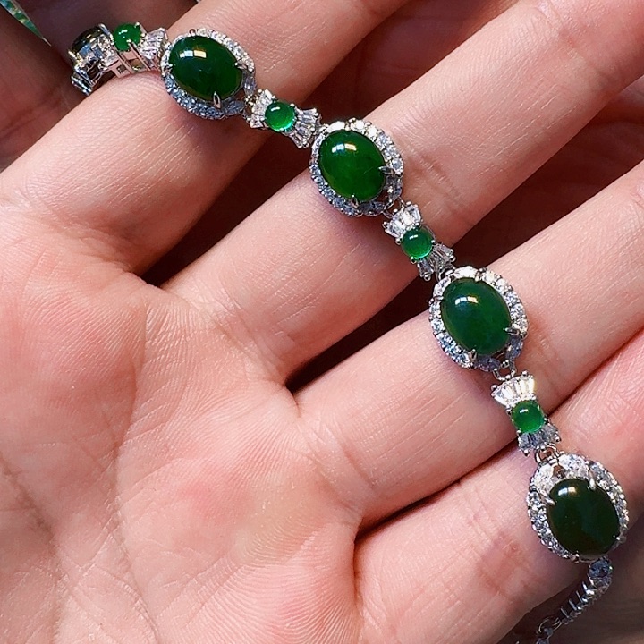 翡翠颈饰未镶嵌天然A货翡翠放漏