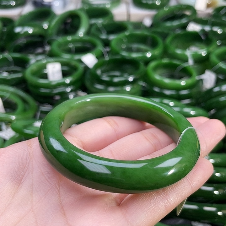 未镶嵌手镯和田玉（碧玉）