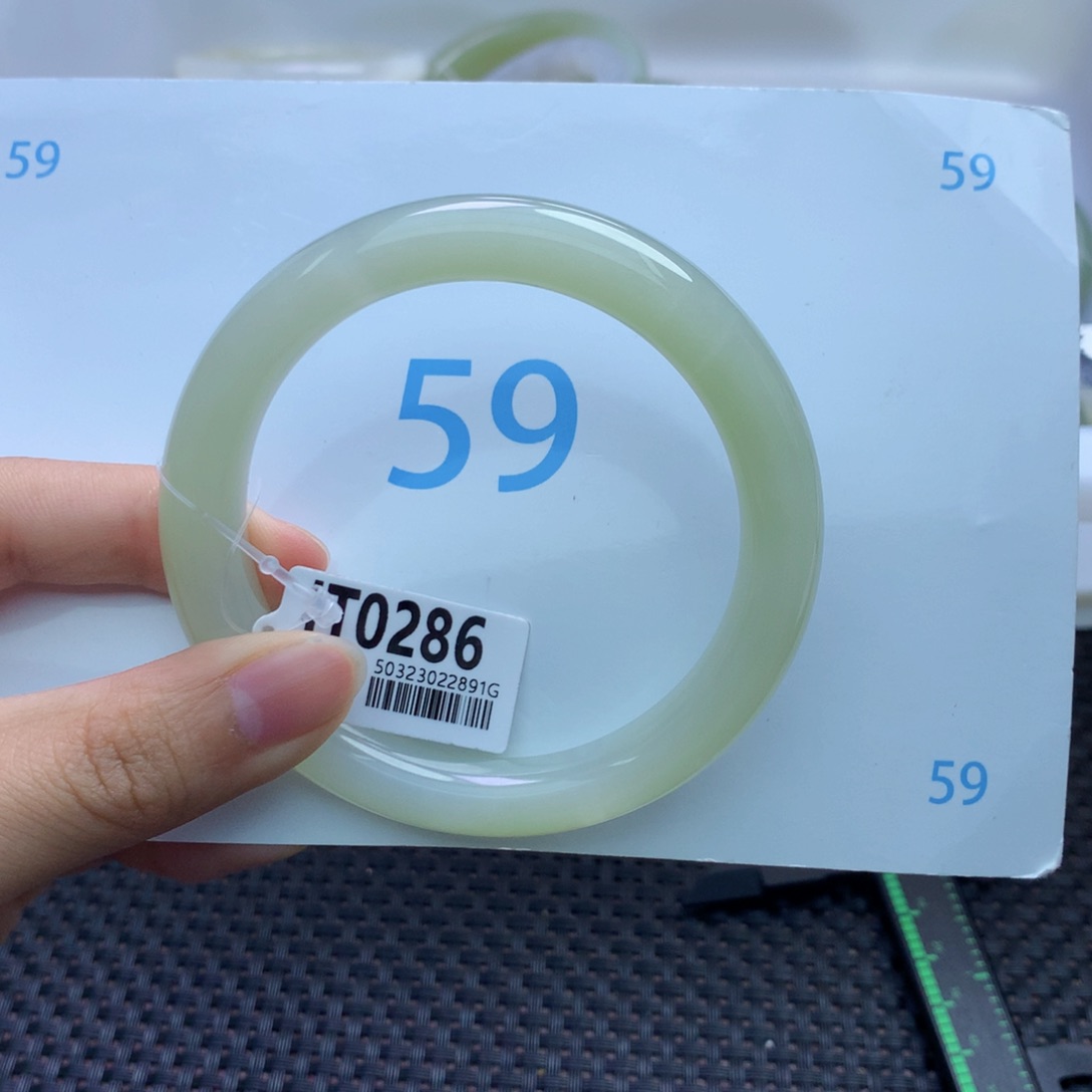 和田玉手镯未镶嵌O*