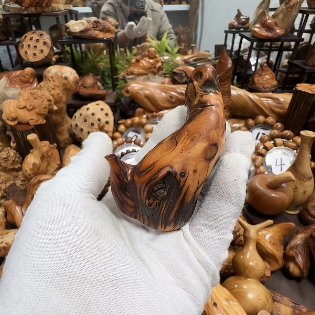 若***士柏木（崖柏）太行崖柏陈化黑油原皮提梁壶