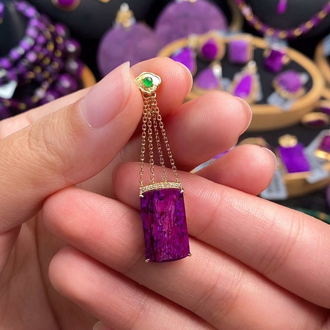 苏纪石（舒俱来）吊坠18K金镶嵌