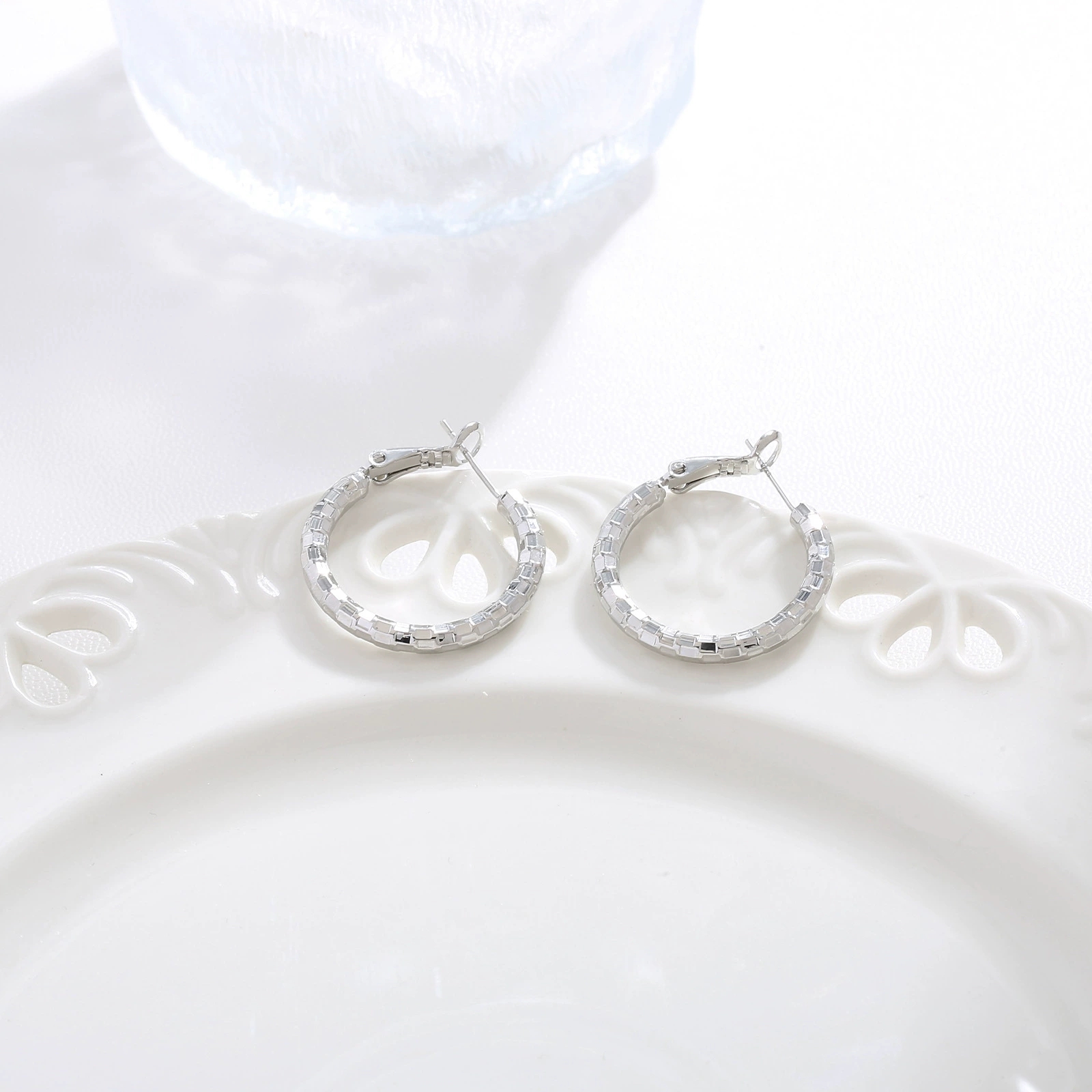 合金耳饰 铜镀真金圆圈耳环女轻奢小众个性设计高级感C形耳圈耳饰