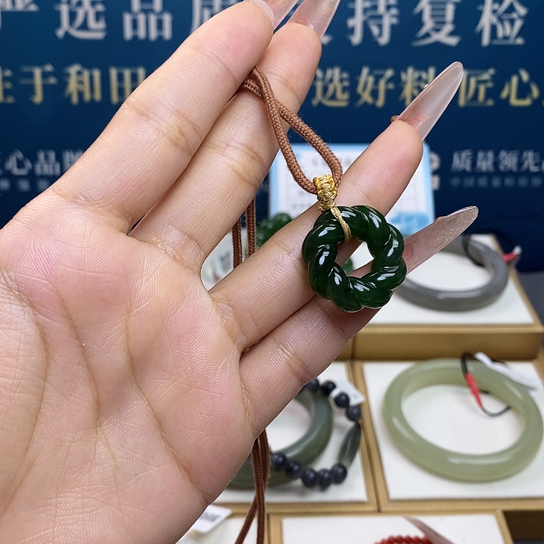 颈饰未镶嵌和田玉sj
