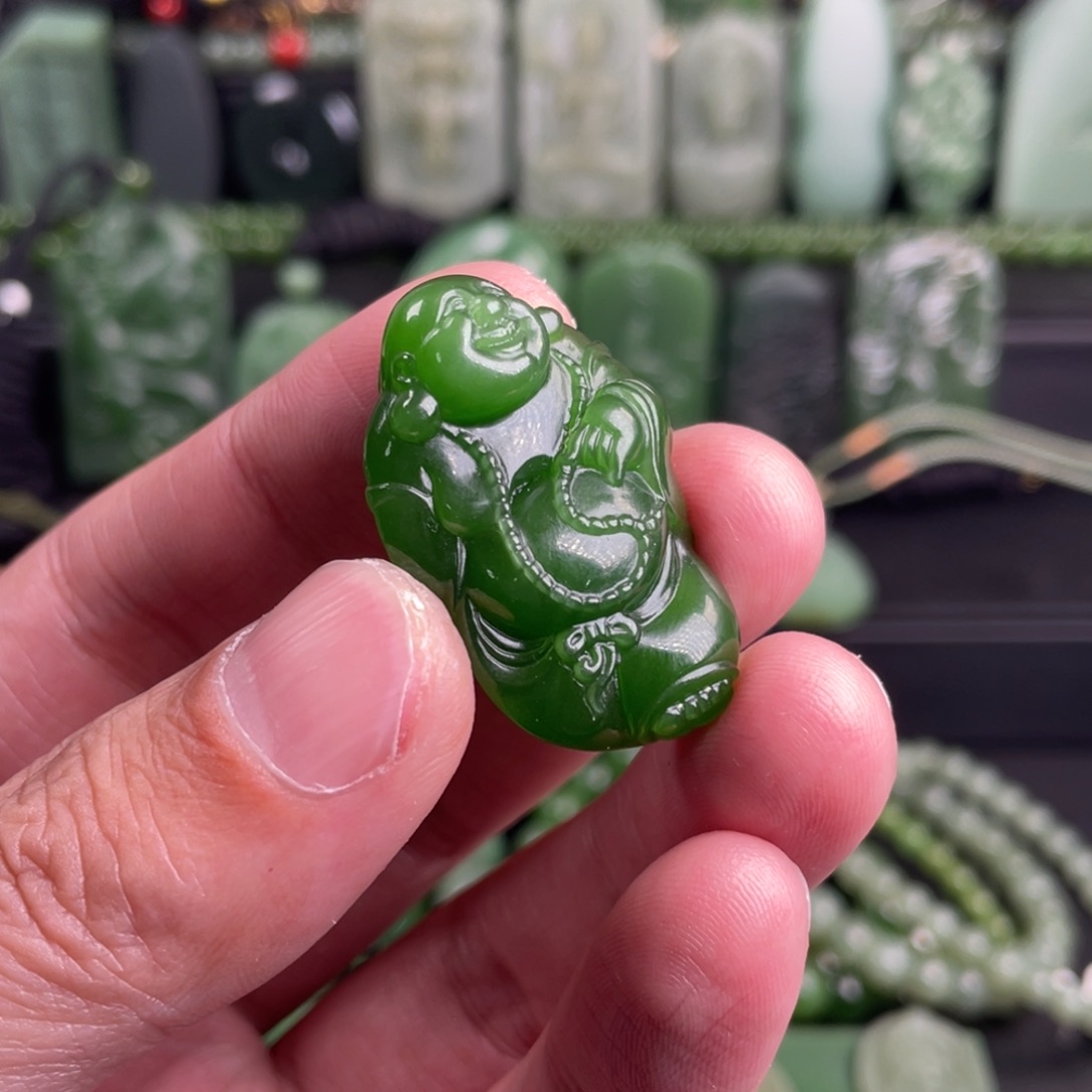 依***玥和田玉（碧玉）未镶嵌颈饰