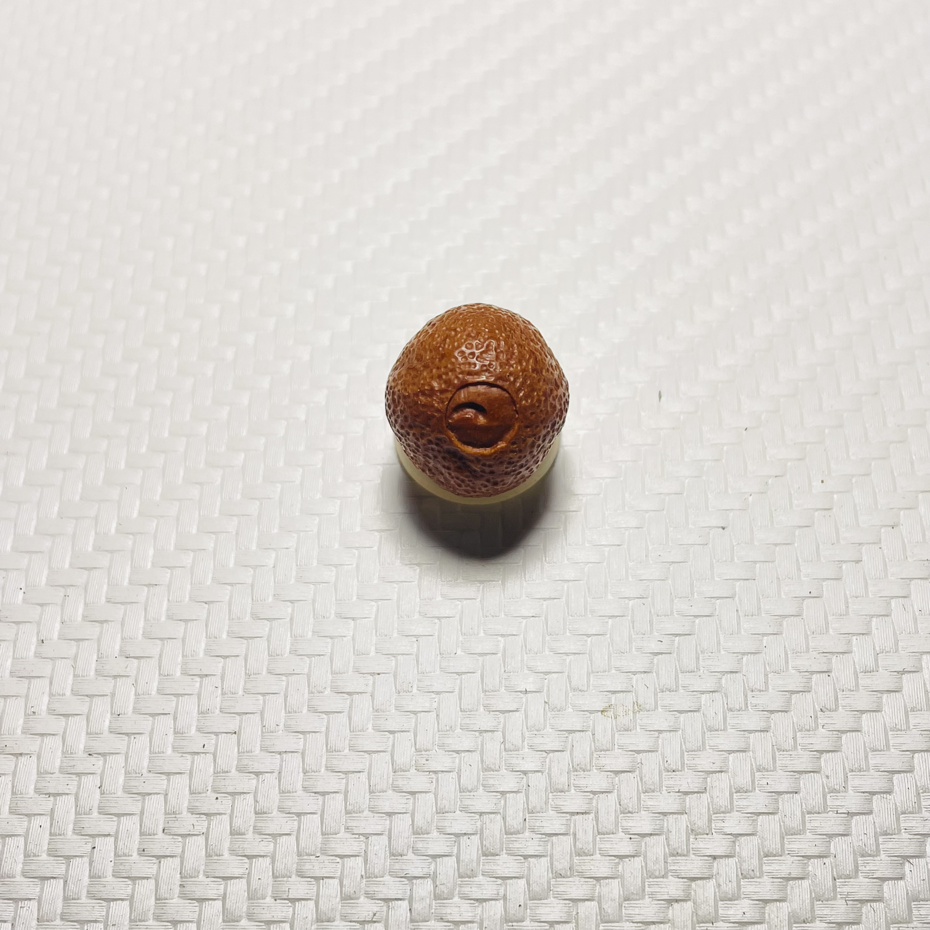龙纹桃核手工雕刻，心想事橙