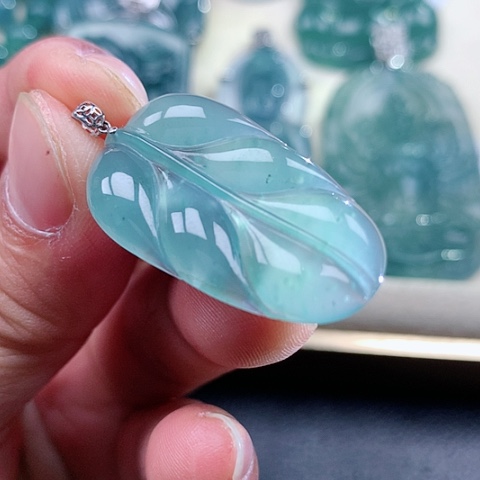 【闪购商品】翡翠颈饰未镶嵌天然翡翠