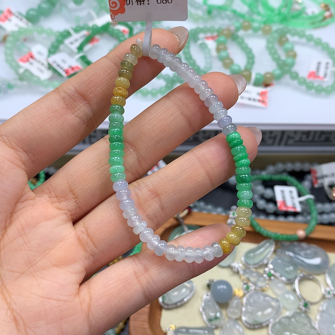 翡翠手链未镶嵌翡翠