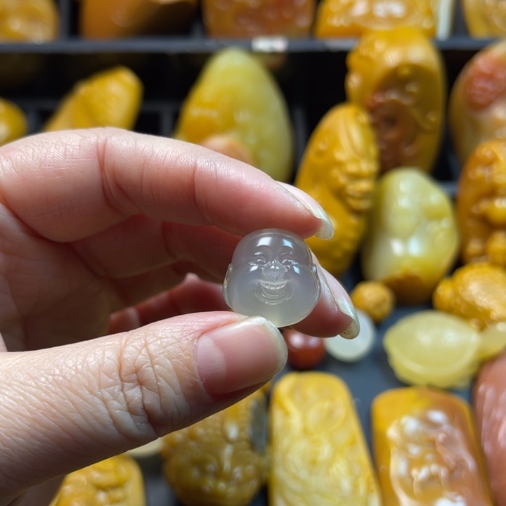 风***云石英质玉未镶嵌颈饰