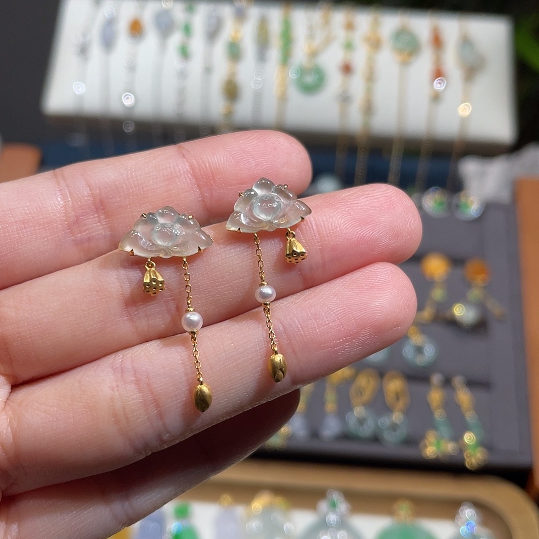 翡翠耳饰18K金镶嵌流苏莲花