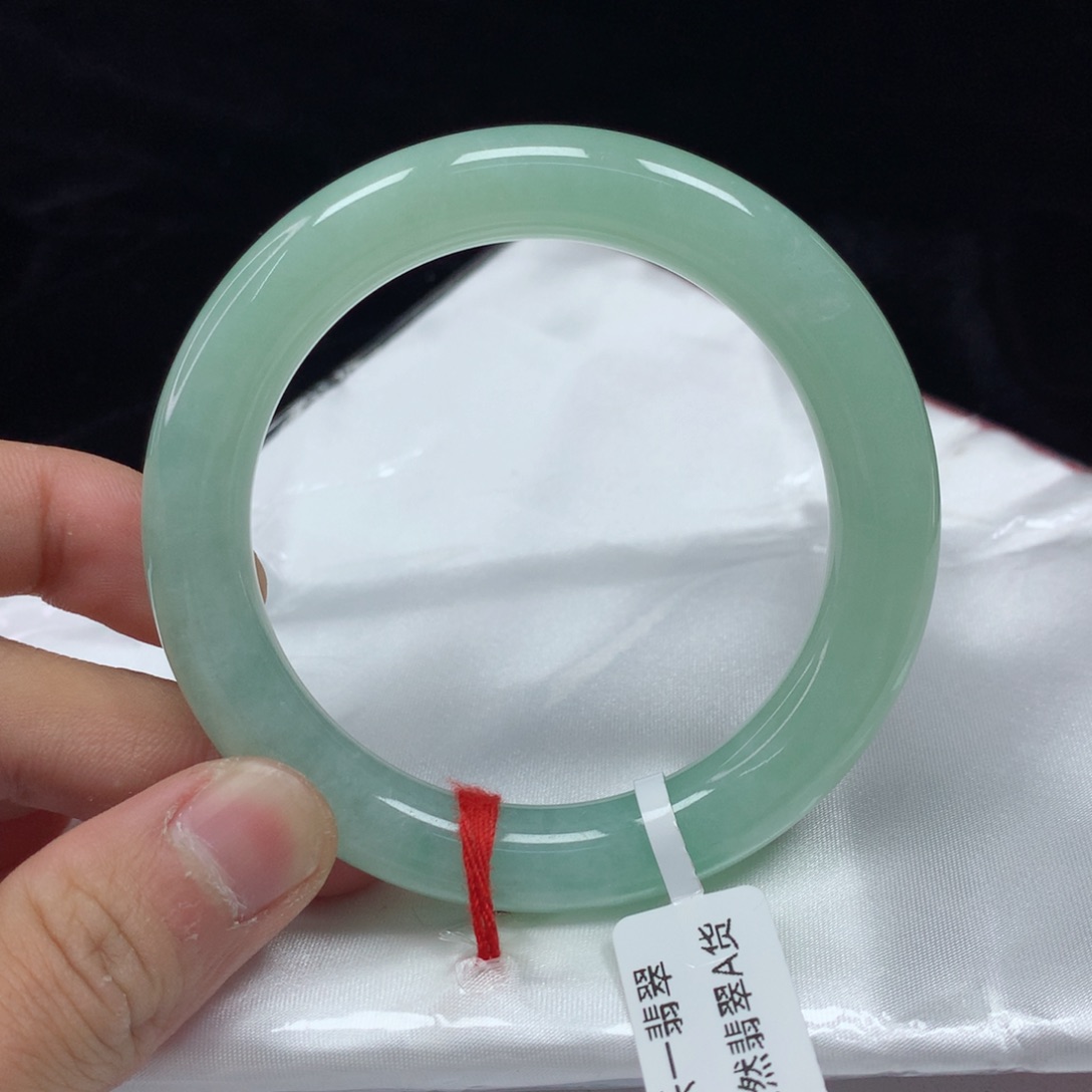 翡翠手镯（圆镯）未镶嵌55.2