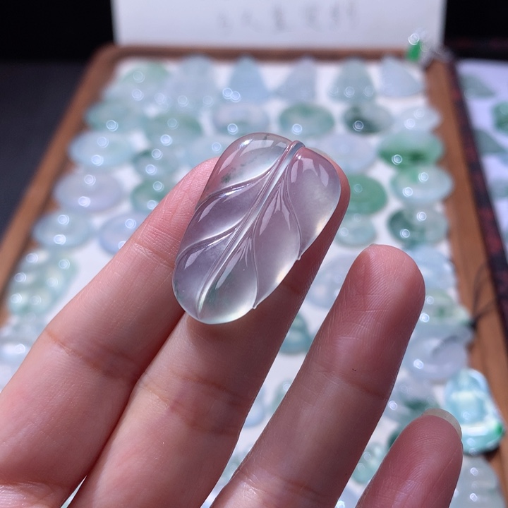 颈饰未镶嵌翡翠高冰飘花叶子