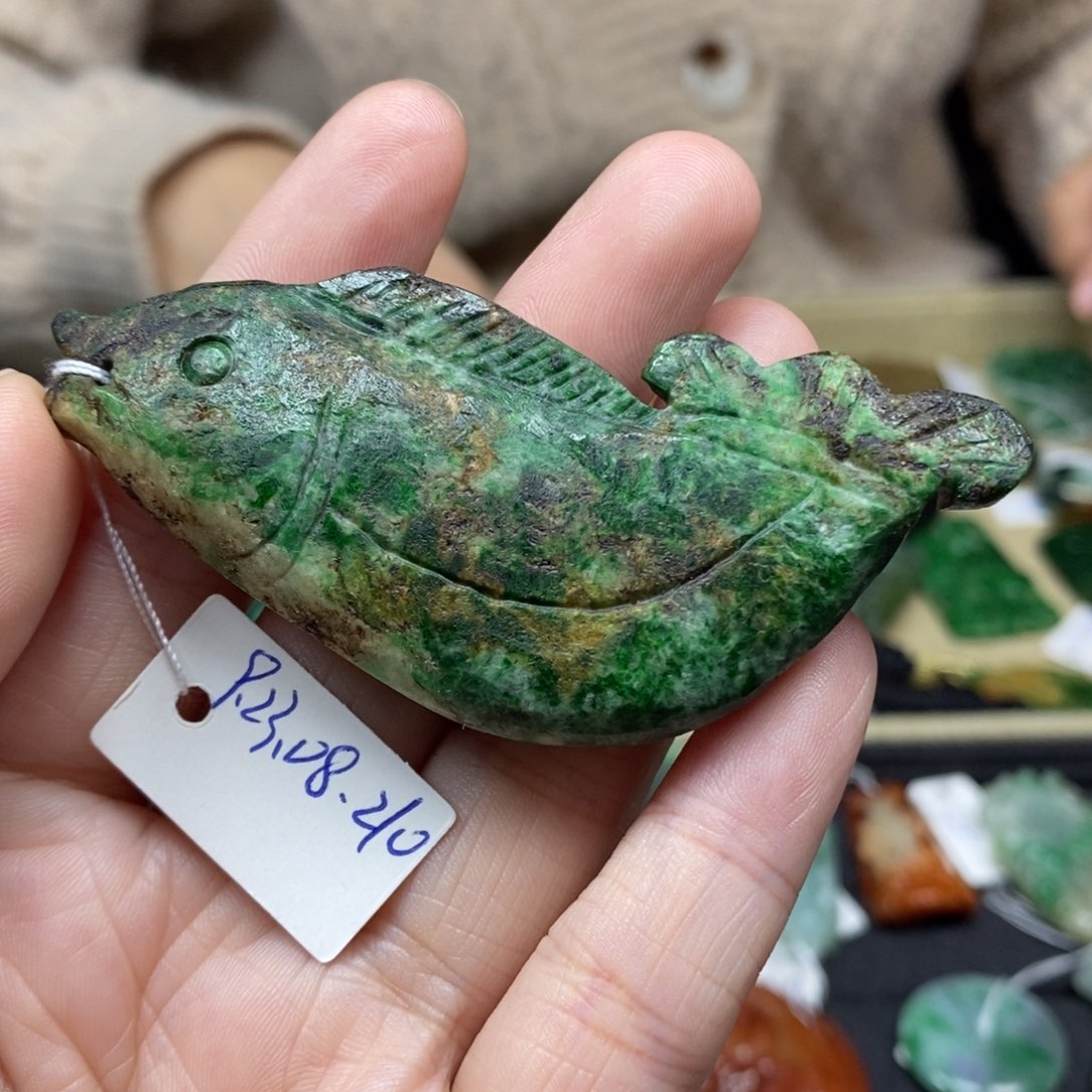 翡翠颈饰未镶嵌年年有鱼15号