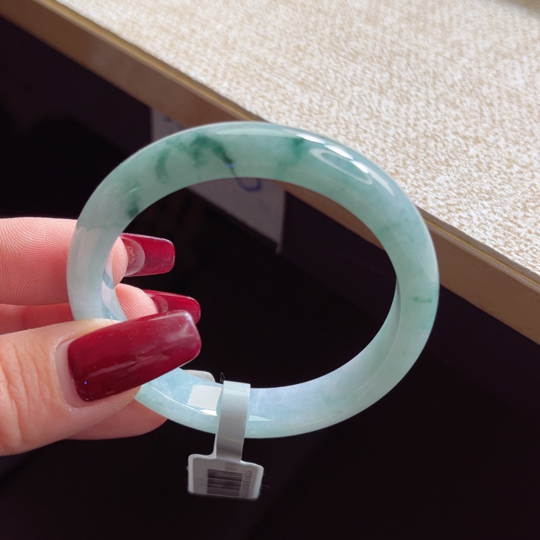 翡翠手镯未镶嵌手镯