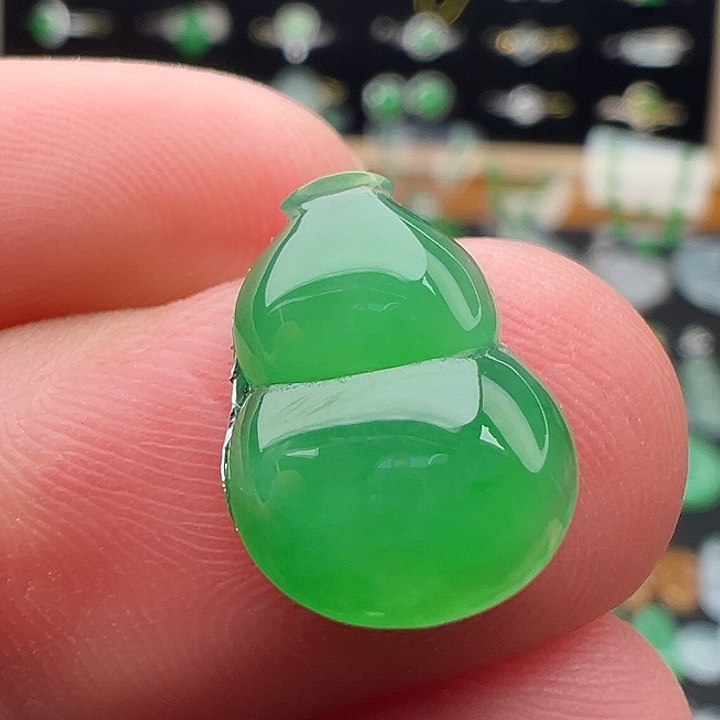 翡翠未镶嵌颈饰葫芦13.7