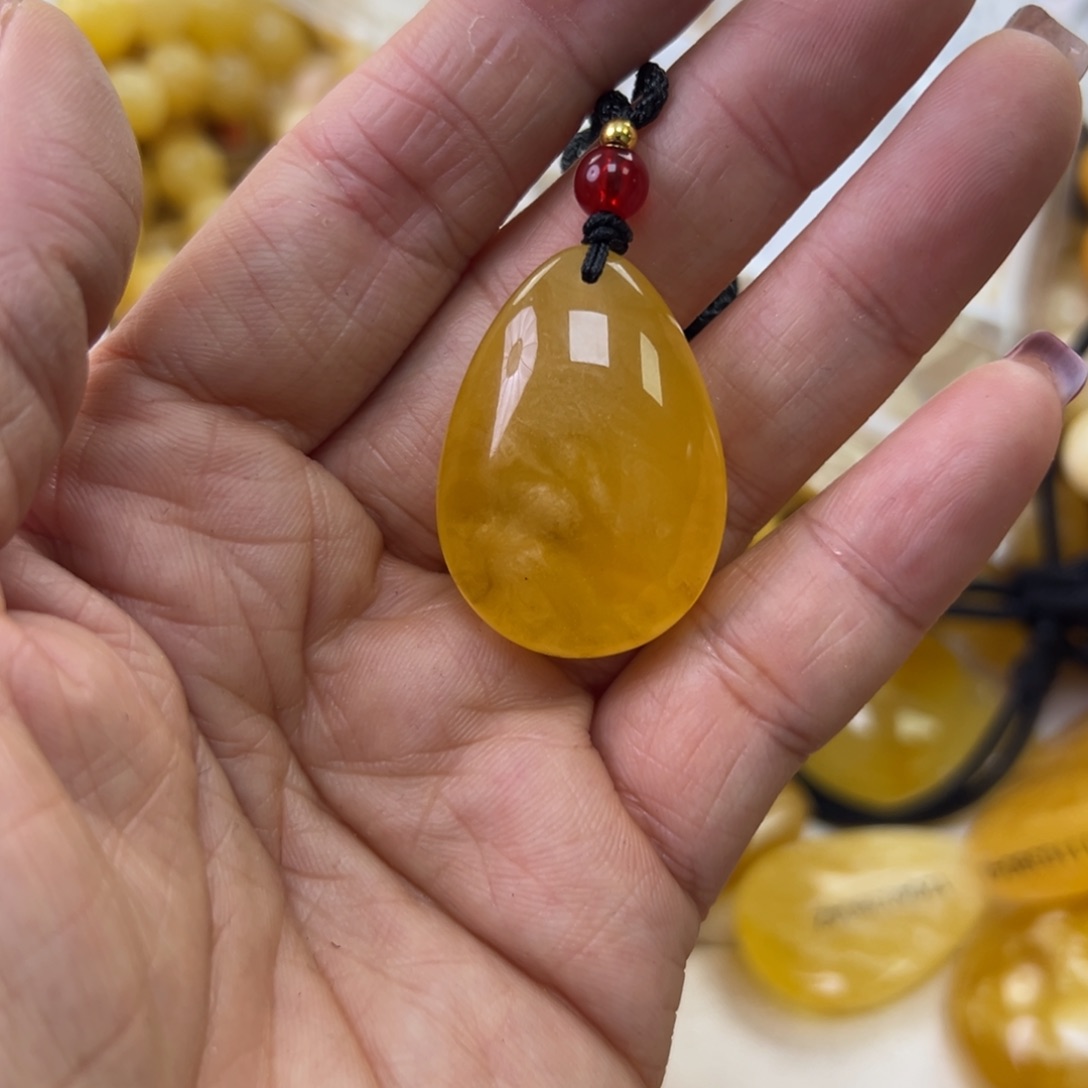 琥珀珠宝奇石未镶嵌