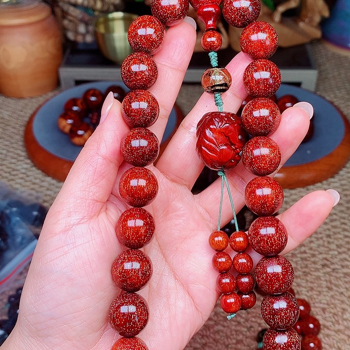 檀香紫檀（小叶紫檀）桃1.5红手持